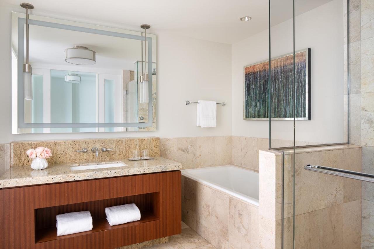 Four Seasons Riverfront Room