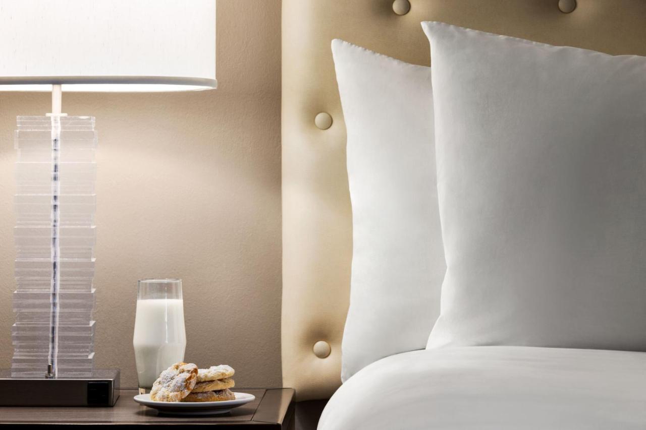 Deluxe Room, Larger Guest room, 1 King