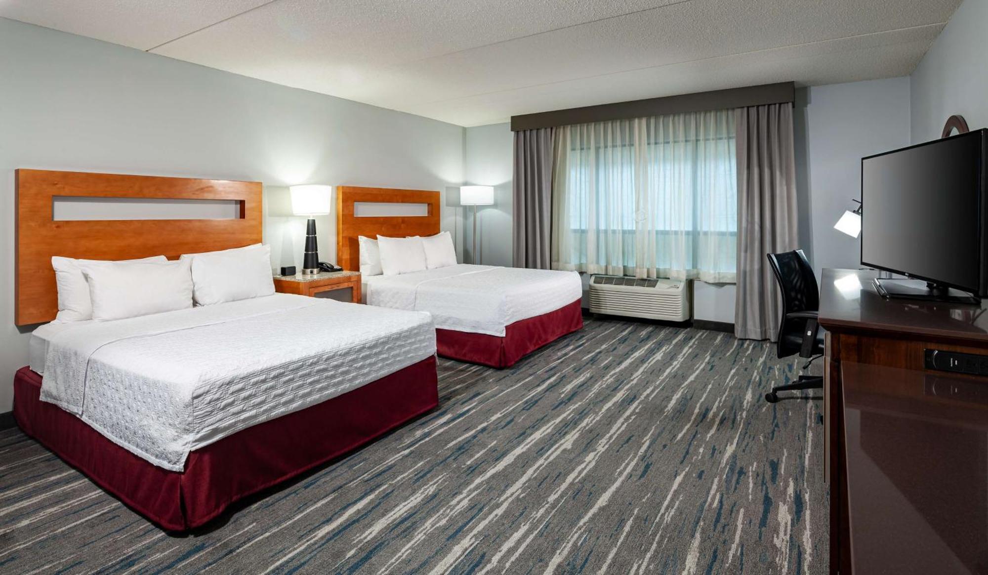 Queen Room with Two Queen Beds - Mobility Access/Non-Smoking