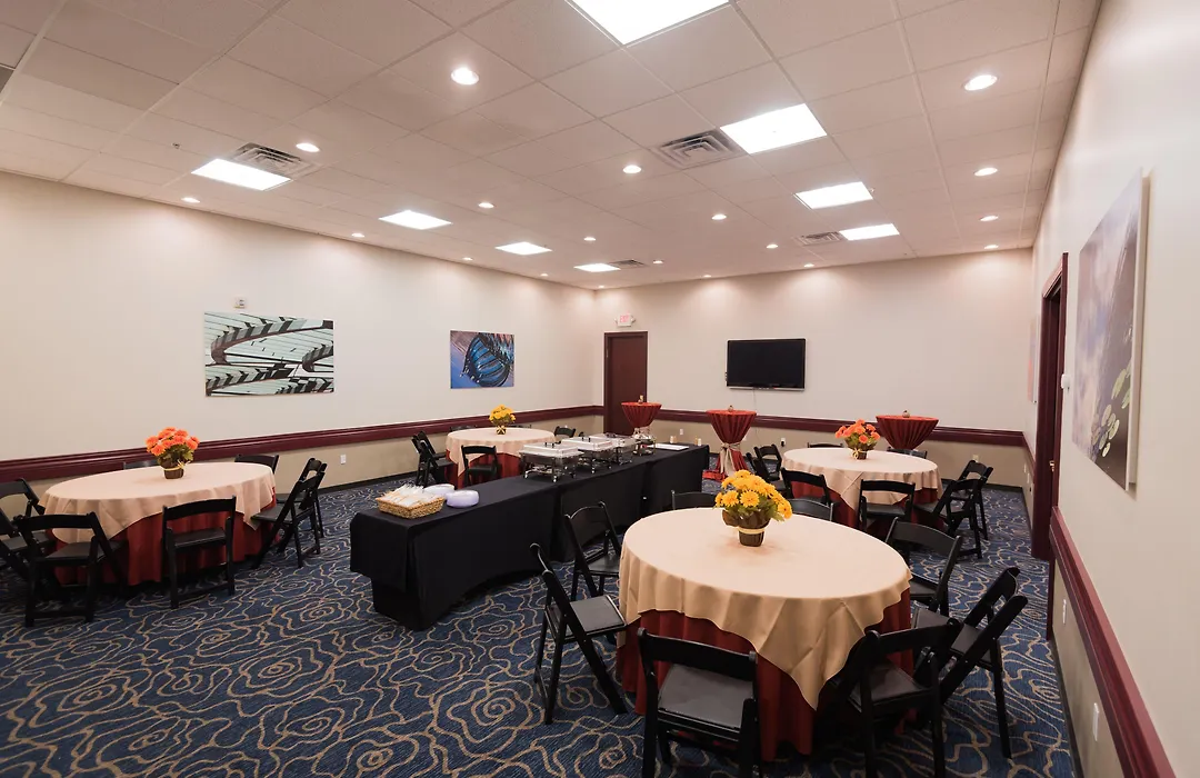 Doubletree By Hilton St. Louis Forest Park-1