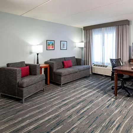 Hampton Inn & Suites St. Louis At Forest Park-2