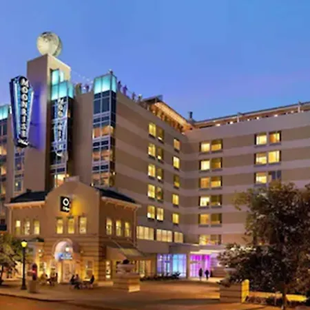 The Moonrise Hotel-3